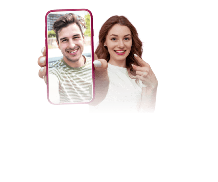 Two Salachat users on a 1-on-1 video chat, face to face